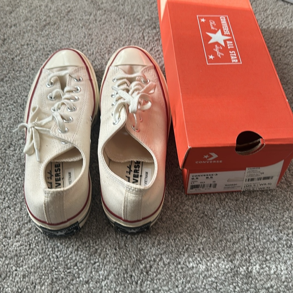 Almost new Converse size m6.5/ w8.5 in Parchment